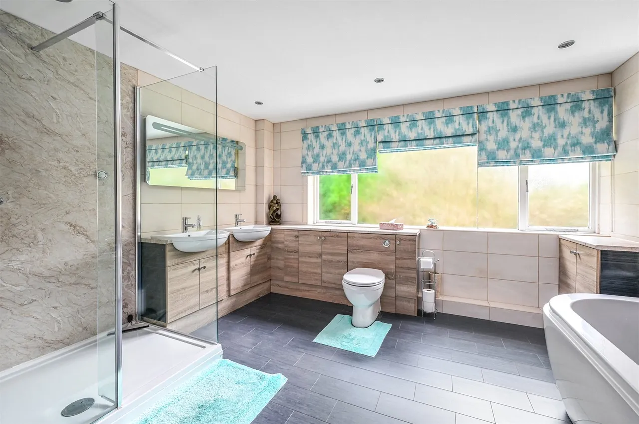Broomrigg Road, Fleet, Hampshire, GU51 4LS, photo 8