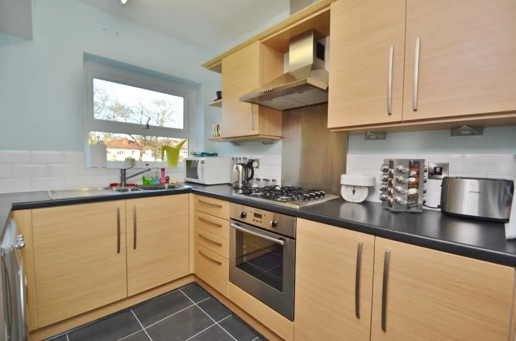 Robinwood Court, Roundhay, LS8, photo 4