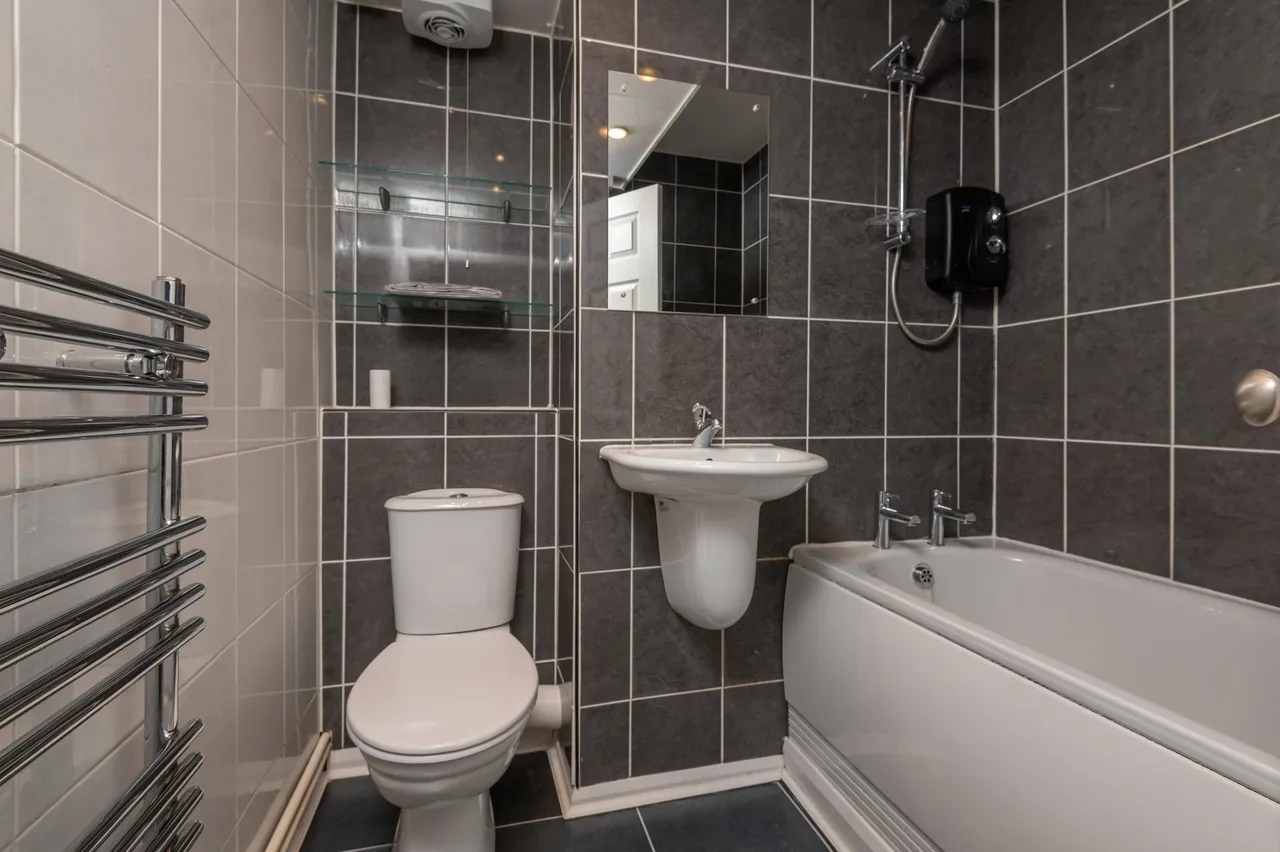 Robinwood Court, Roundhay, LS8, photo 7