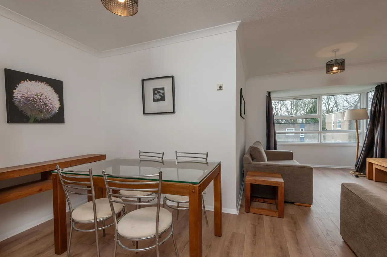 Robinwood Court, Roundhay, LS8, photo 3