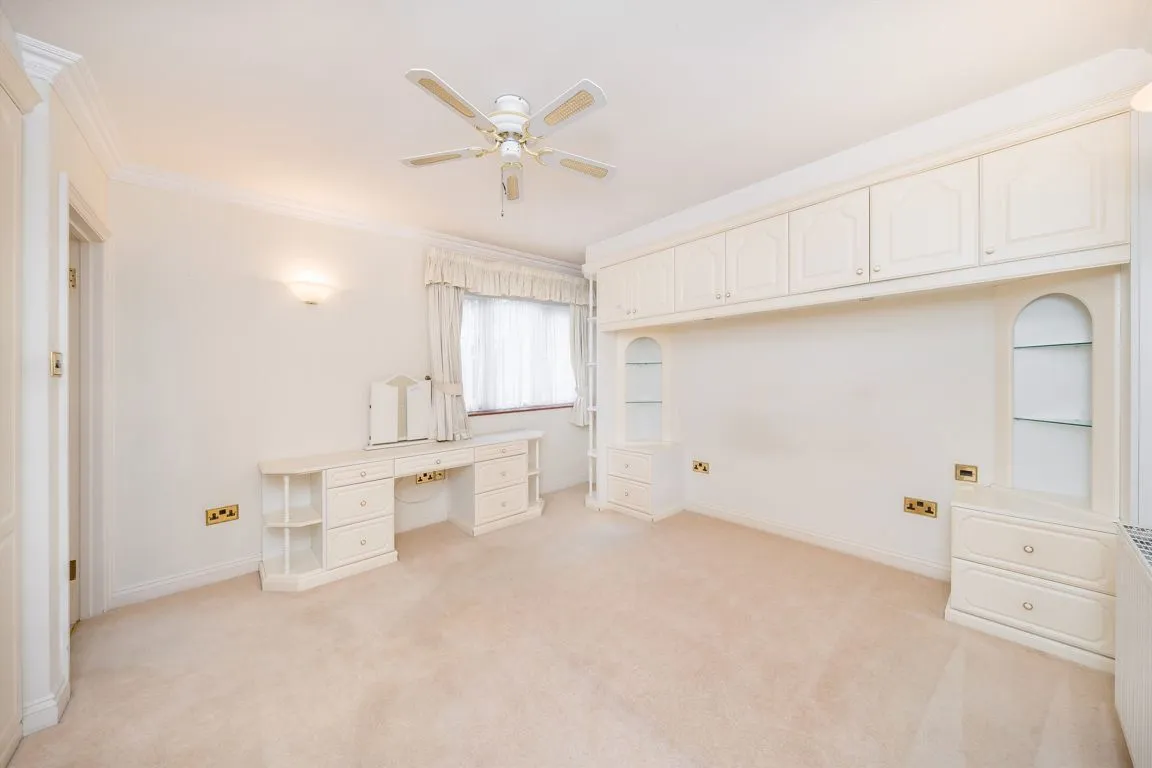 Hillrise, Walton-On-Thames, KT12, photo 4