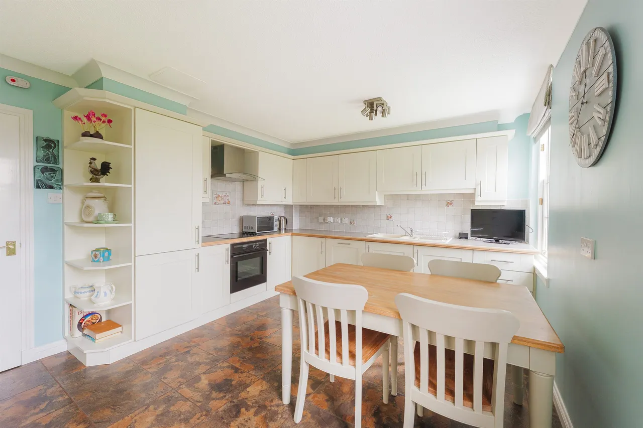Southwood Place, Newton Mearns, photo 6