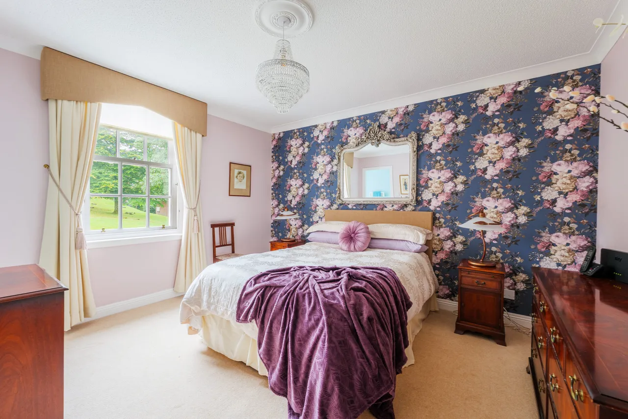Southwood Place, Newton Mearns, photo 8