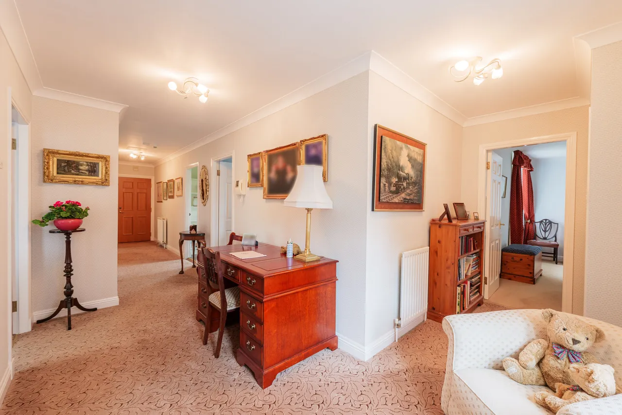 Southwood Place, Newton Mearns, photo 7