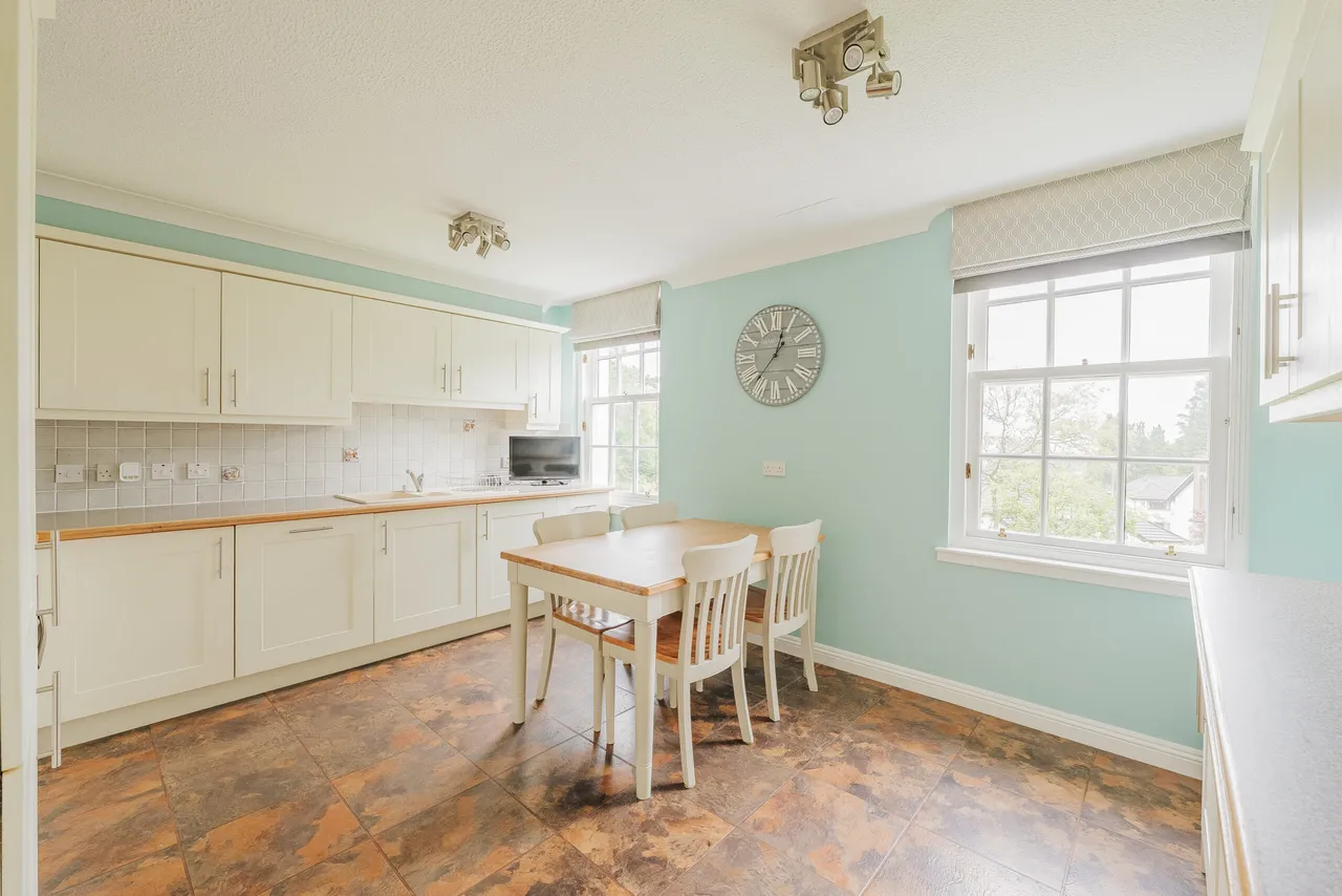 Southwood Place, Newton Mearns, photo 5