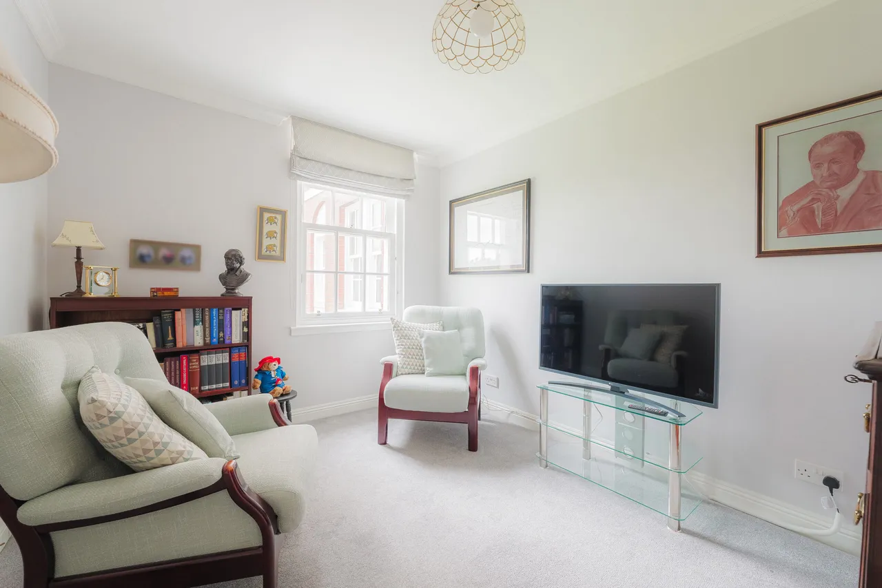 Southwood Place, Newton Mearns, photo 12