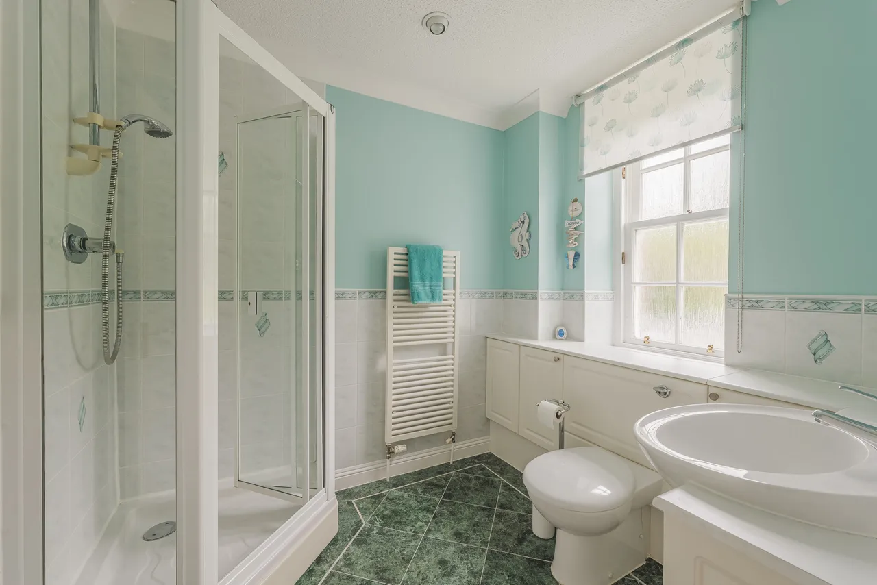Southwood Place, Newton Mearns, photo 13