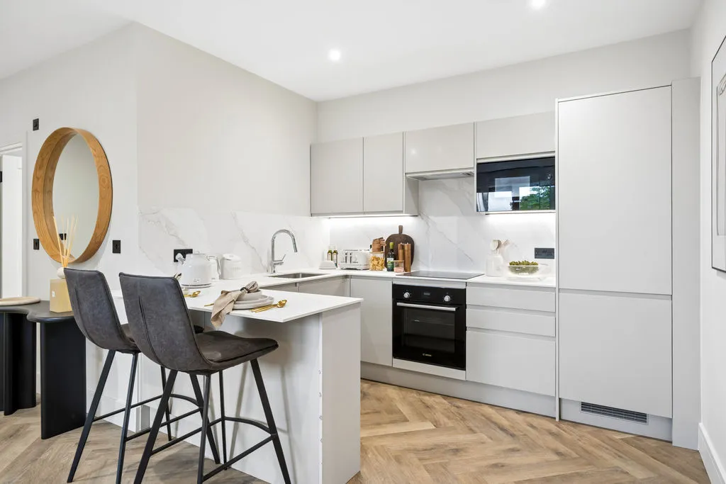 2 bed flat for sale — Savill Way, Marlow SL7 1EY