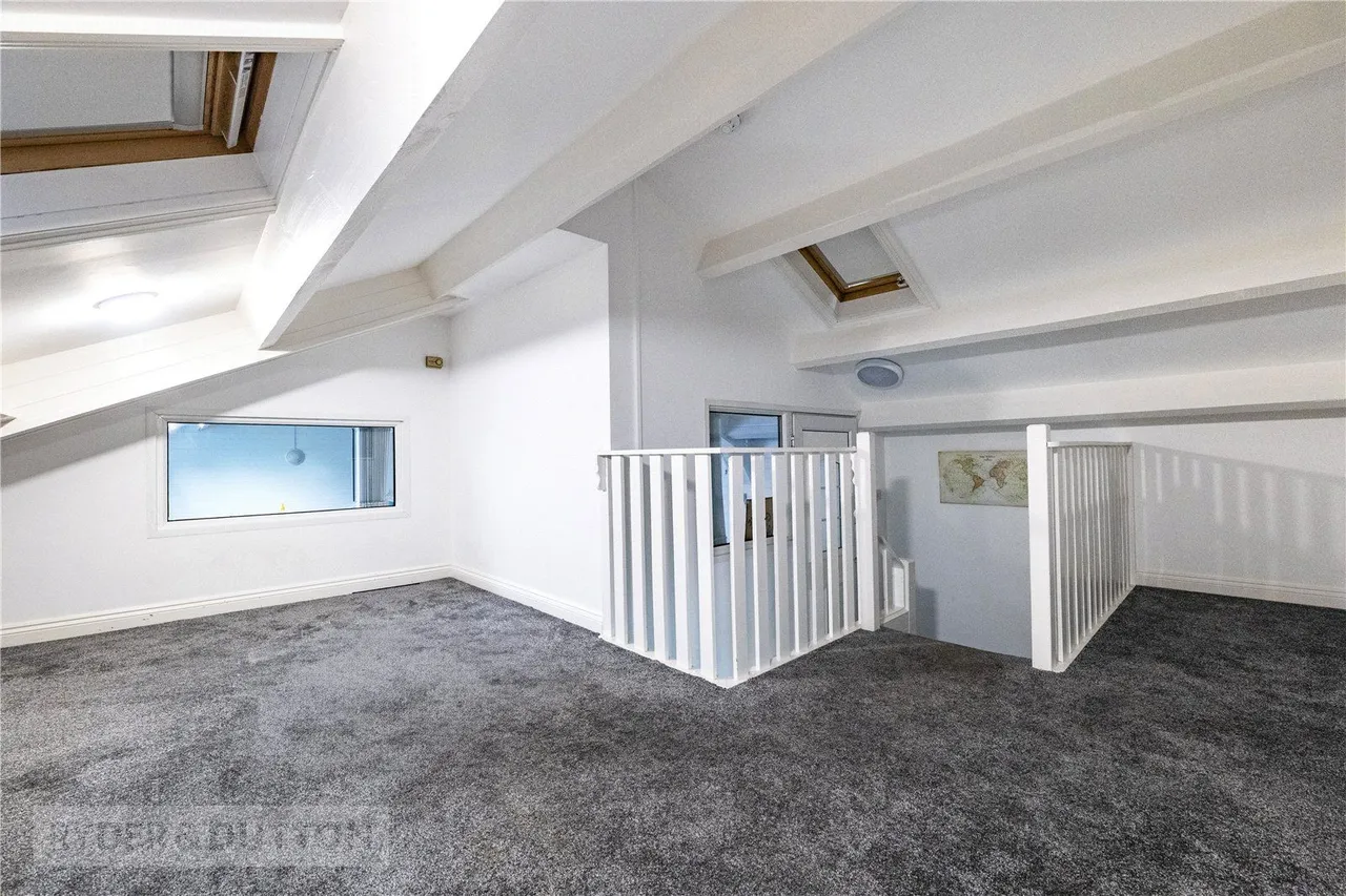 Victoria Avenue, Sowerby Bridge, HX6, photo 6