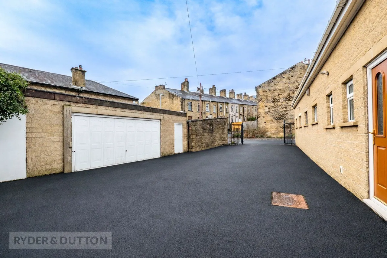 Victoria Avenue, Sowerby Bridge, HX6, photo 3
