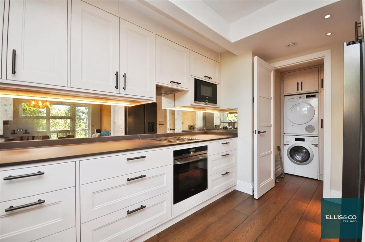 Hendon Lane, Finchley, N3, photo 13