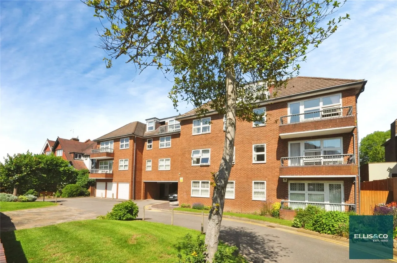 3 bed flat for sale, Hendon Lane, Finchley, N3