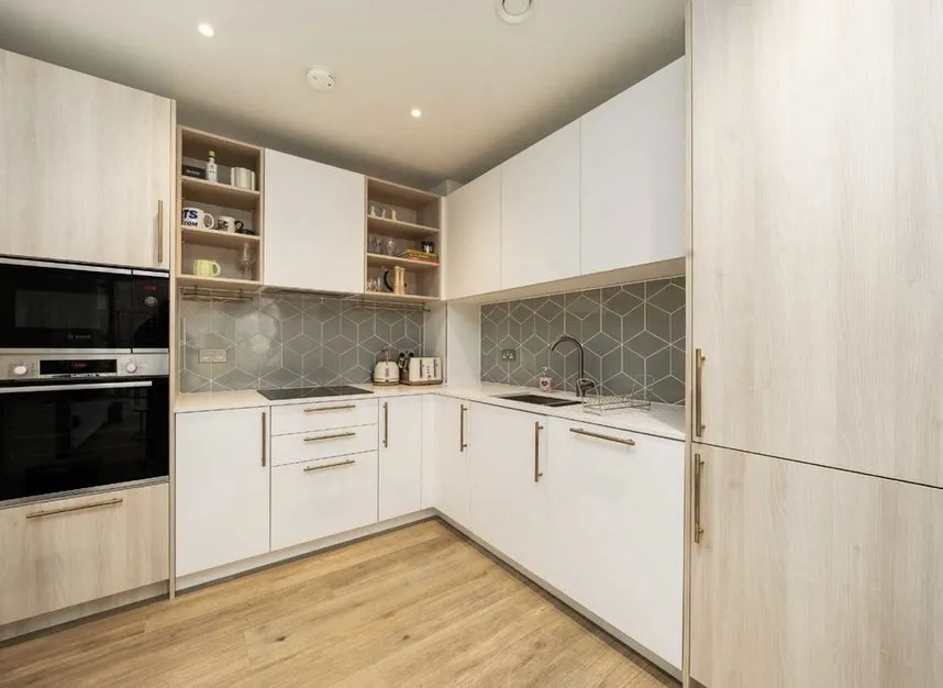 Mary Neuner Road, Hornsey, N8, photo 3