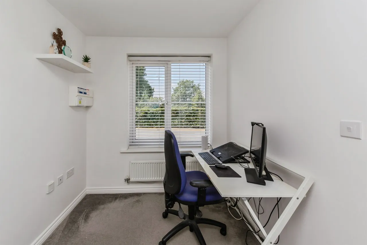 Heath Place, Winsford, photo 5