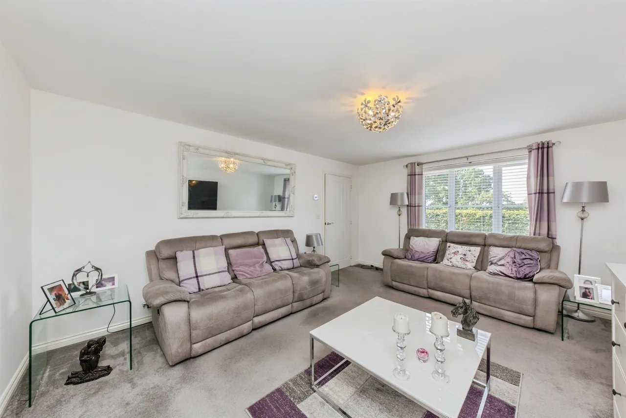 Heath Place, Winsford, photo 7