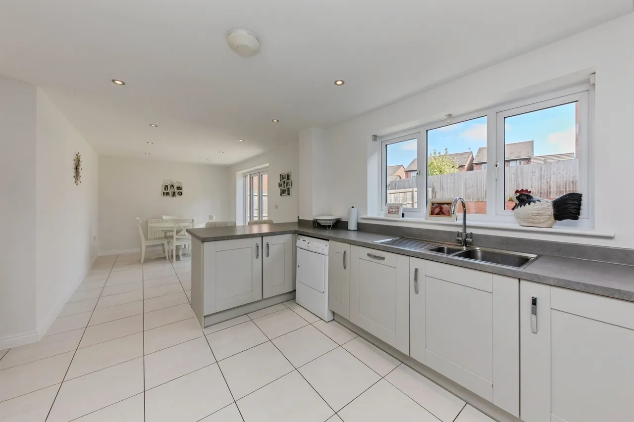Heath Place, Winsford, photo 9