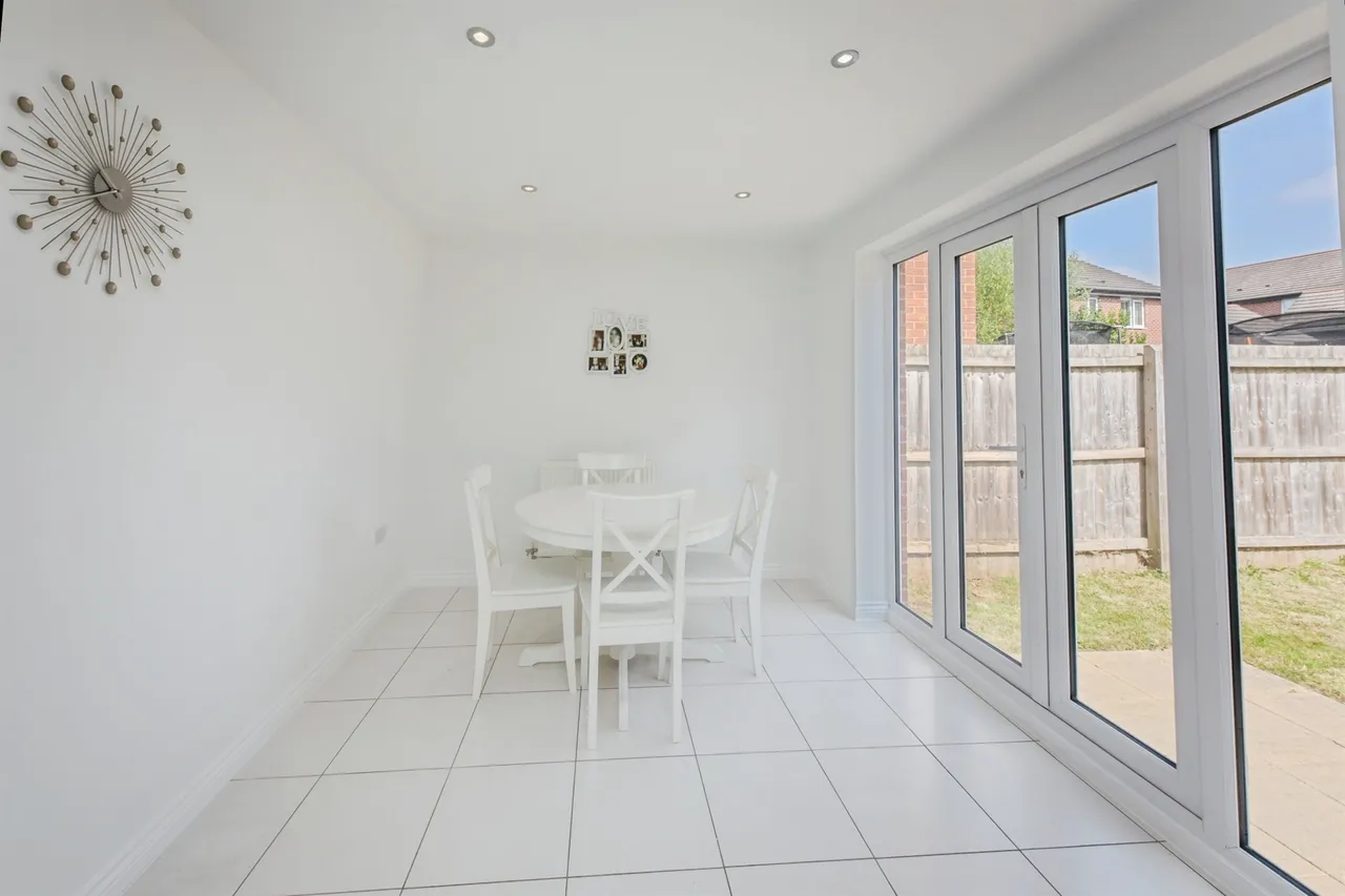 Heath Place, Winsford, photo 11