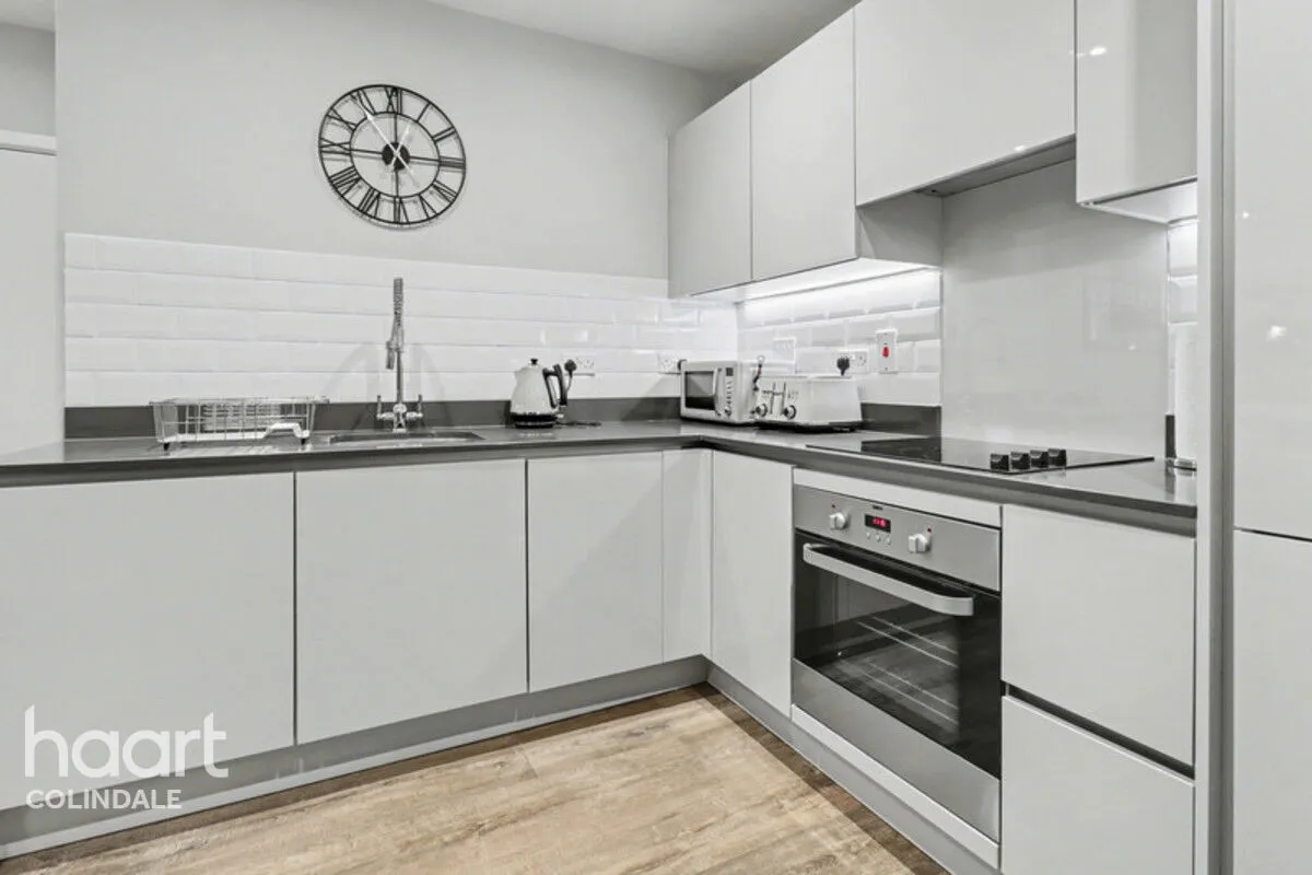 Anemone Apartments, Bittacy Hill, NW7, photo 11