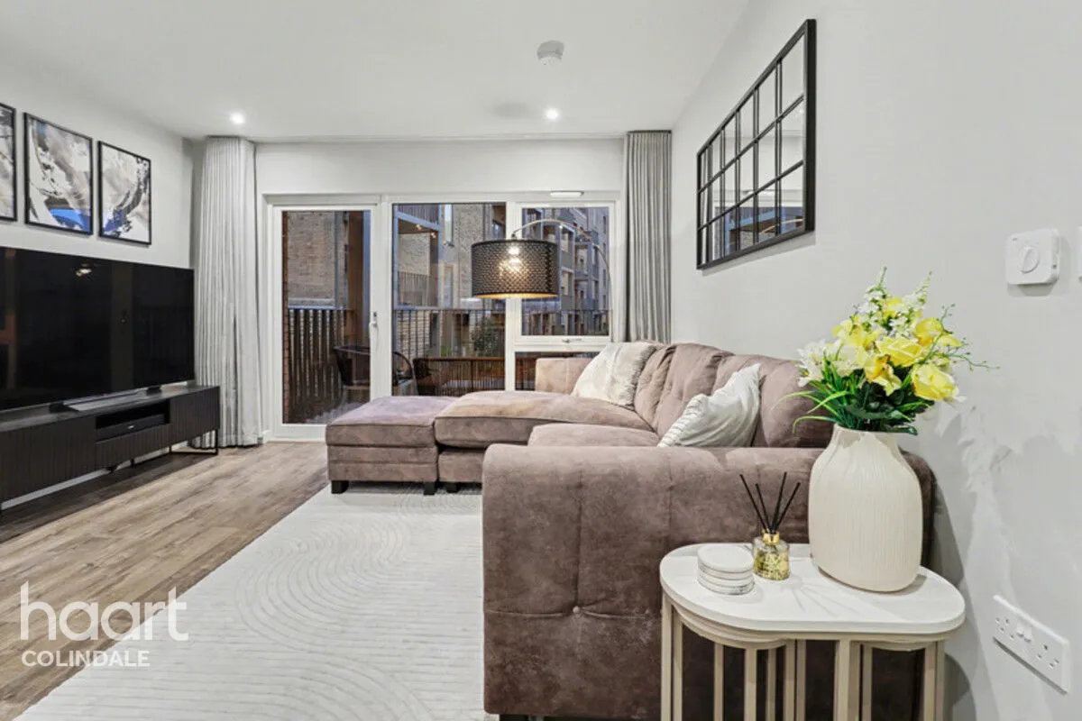 Anemone Apartments, Bittacy Hill, NW7, photo 3