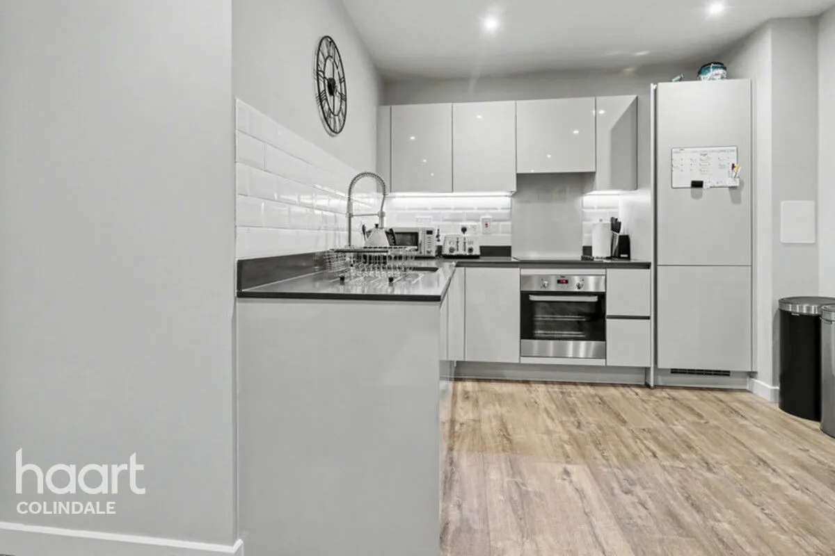 Anemone Apartments, Bittacy Hill, NW7, photo 10