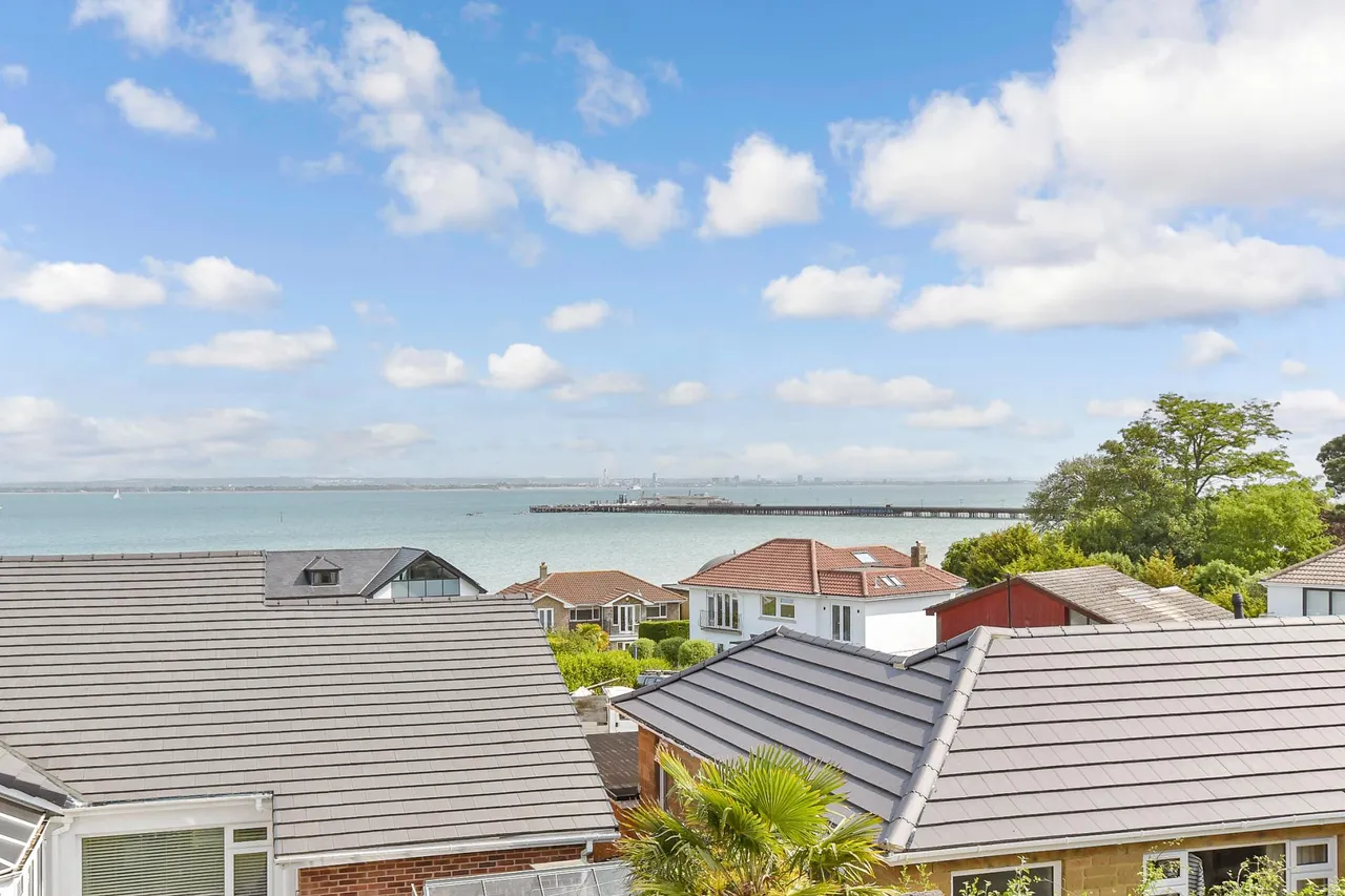 Ryde, PO33, photo 2
