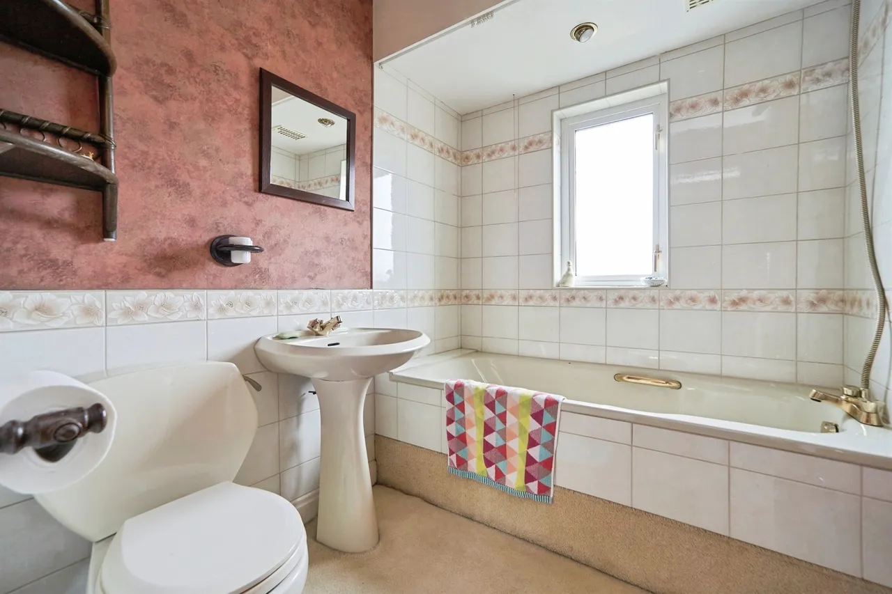 Sunnybank Crescent, Yeadon, Leeds, photo 11