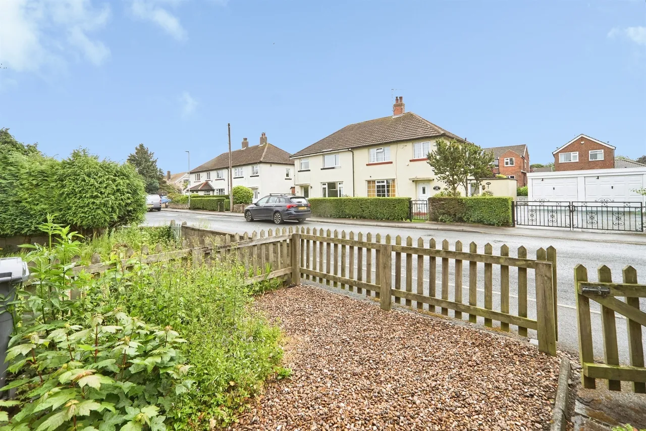 Sunnybank Crescent, Yeadon, Leeds, photo 8