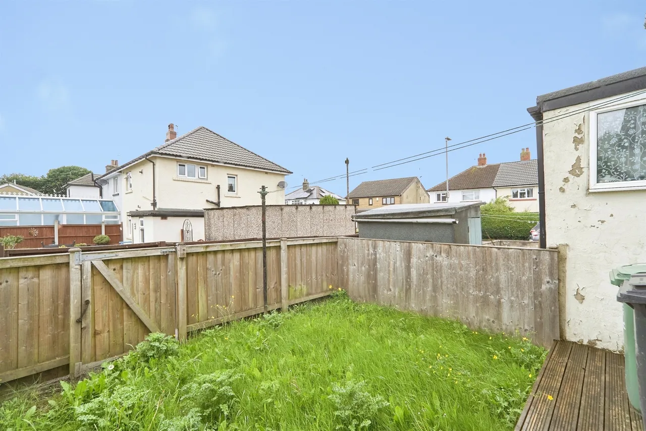 Sunnybank Crescent, Yeadon, Leeds, photo 5