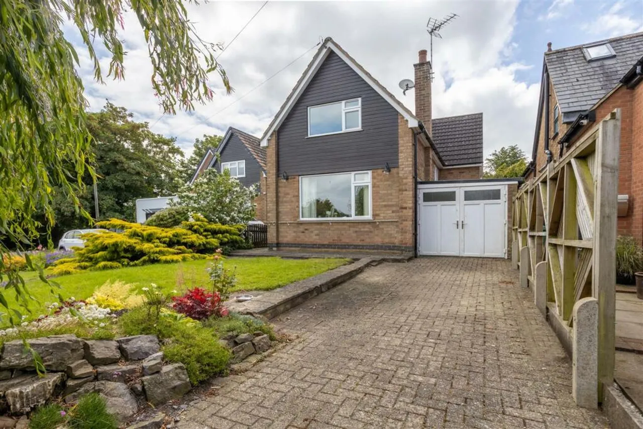 3 bed house for sale — Main Street, Cotesbach, LE17