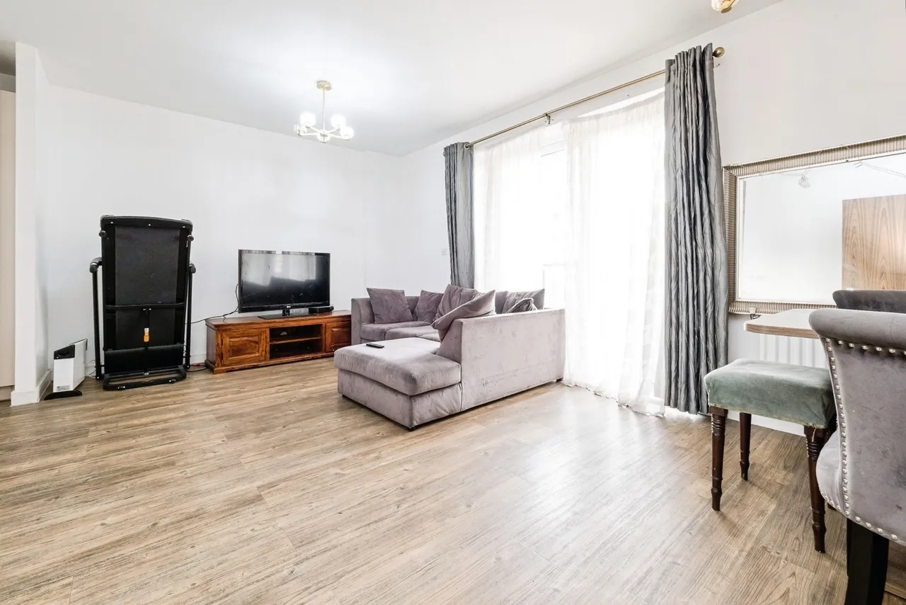 Sackett Road, Barking, IG11, photo 2