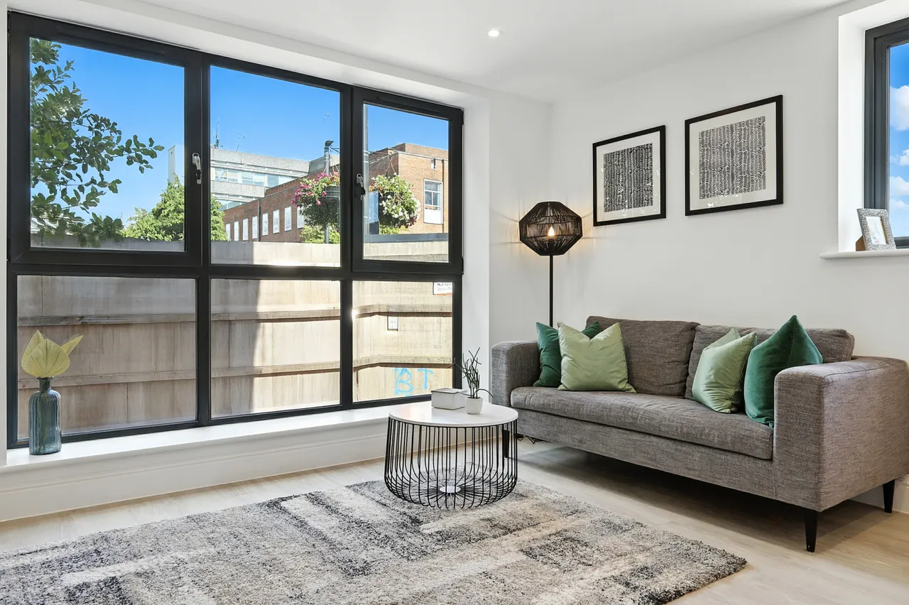 2 bed flat for sale — Cambridge Place, Aylesbury