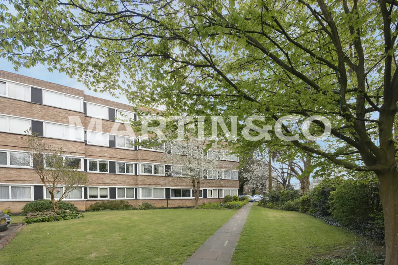 Queenswood Gardens, Wanstead, photo 2
