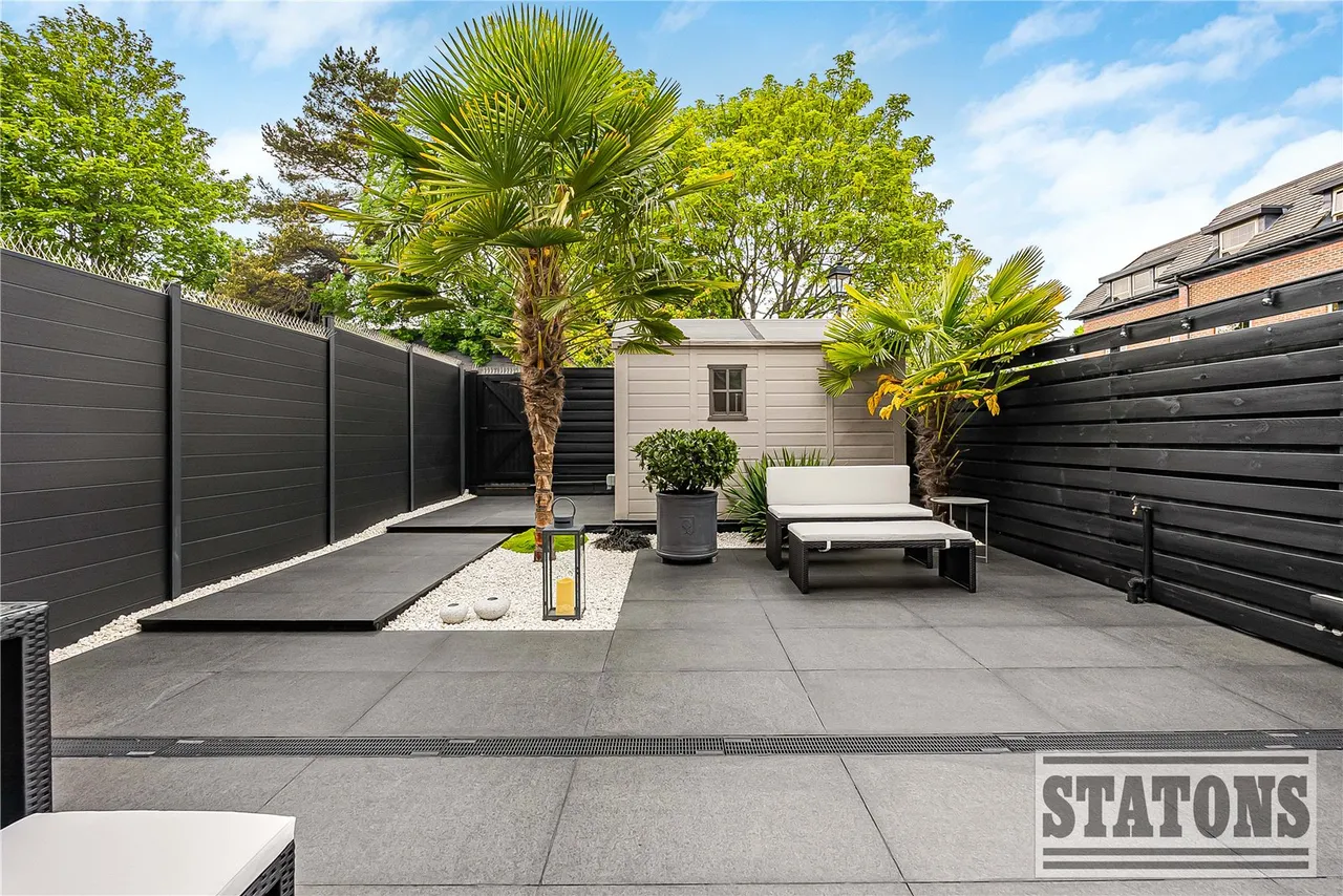 St. Albans Road East, Hatfield, Hertfordshire, AL10 0EH, photo 5