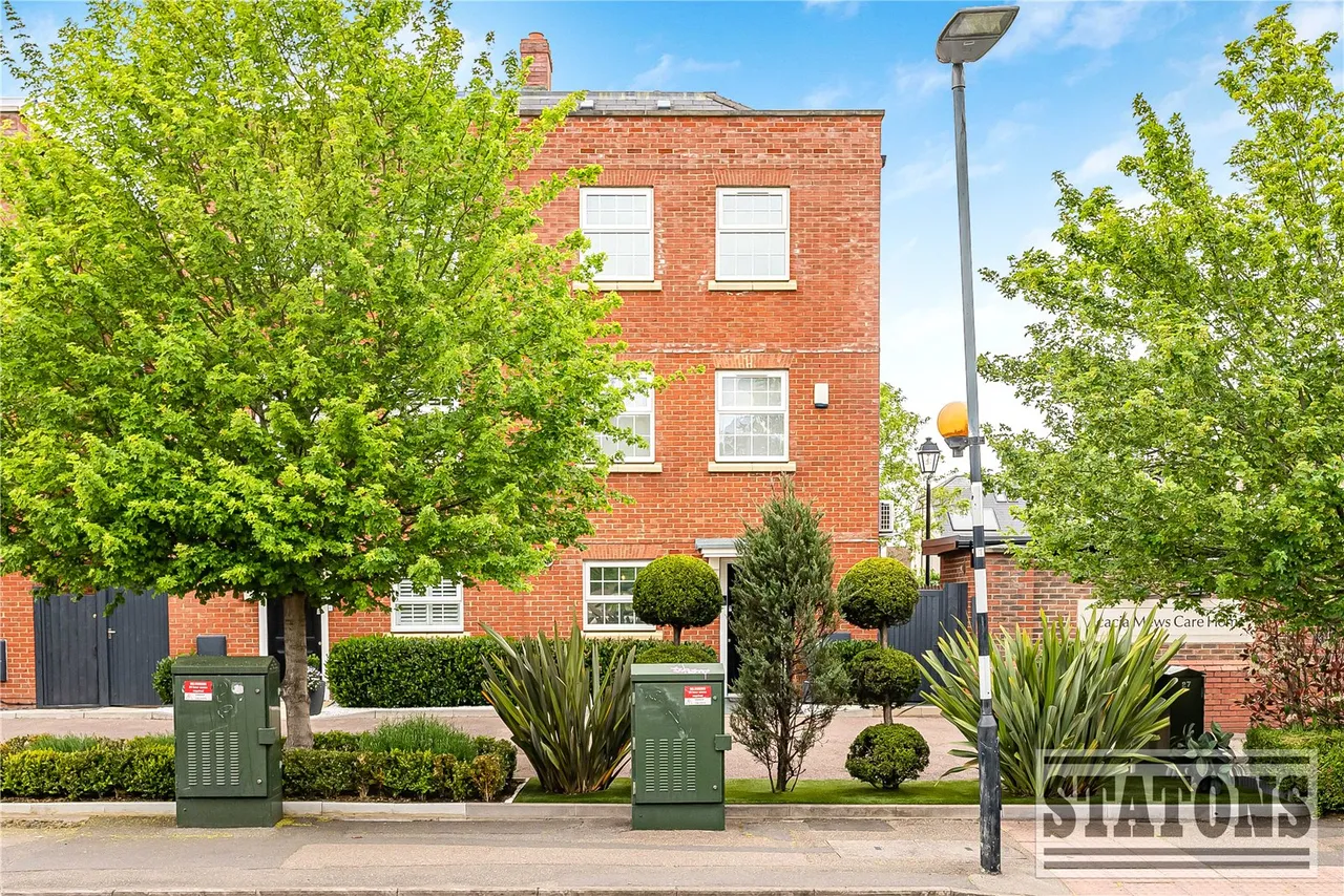 St. Albans Road East, Hatfield, Hertfordshire, AL10 0EH, photo 18