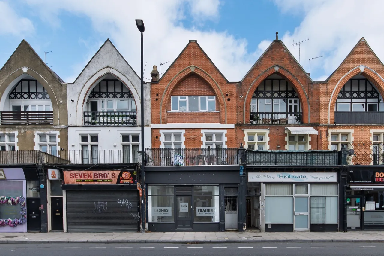 property for sale — Archway Road, Highgate, N6 5BB