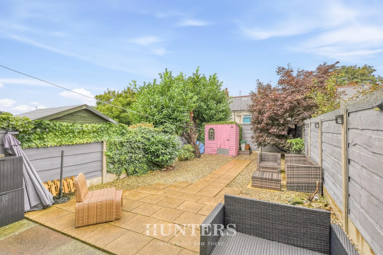 Myrtle Road, Middleton, Manchester, M24, photo 2