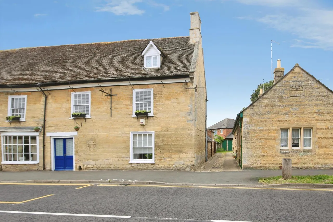 6 bed house for sale — Church Street, Market Deeping, Peterborough, Lincolnshire, PE6