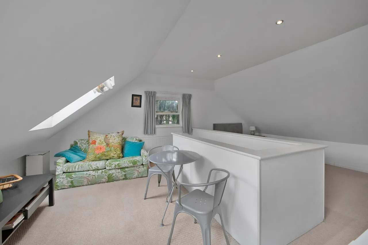 Gordon Avenue, East Sheen, SW14, photo 26