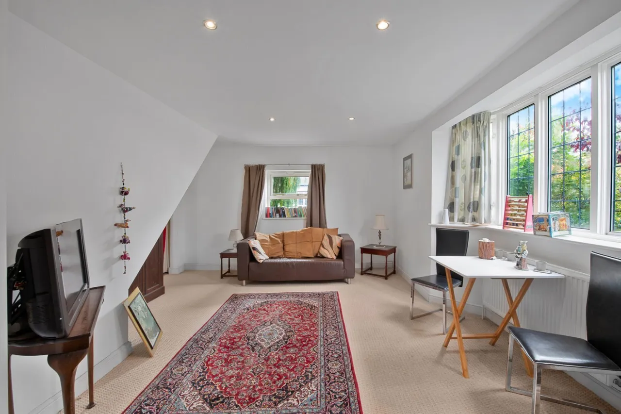 Gordon Avenue, East Sheen, SW14, photo 18