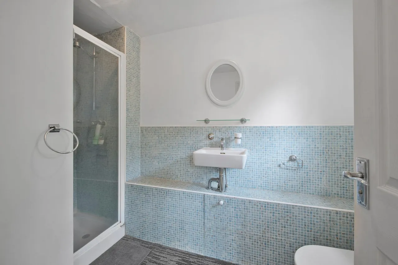 Gordon Avenue, East Sheen, SW14, photo 20