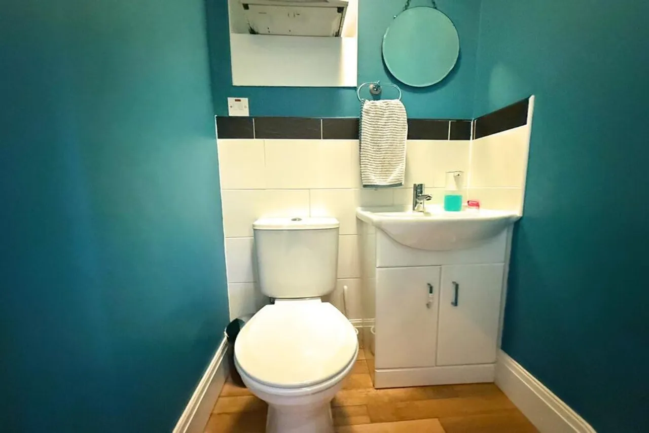 Walton Road, Sale, photo 15