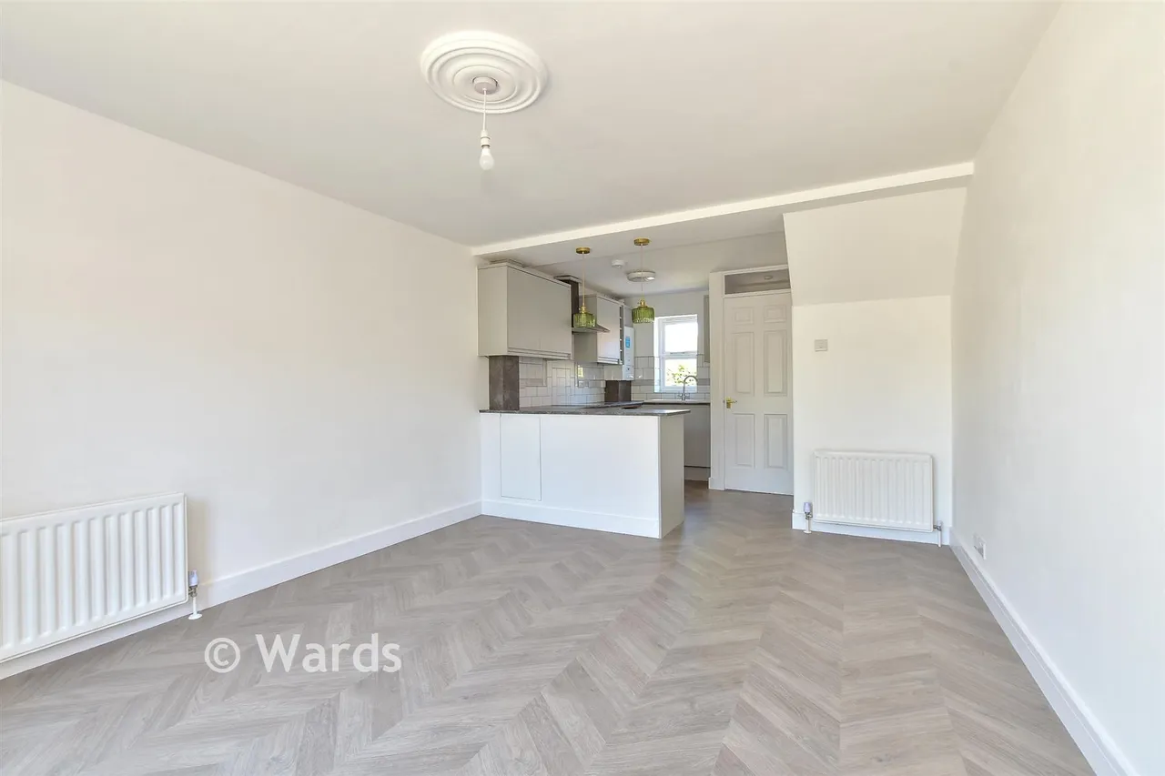 Chalford Drive, Broomfield, CT6, photo 3