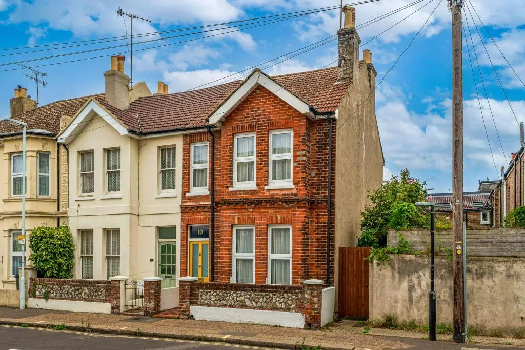 2 bed house for sale, Buckingham Road, Worthing, BN11