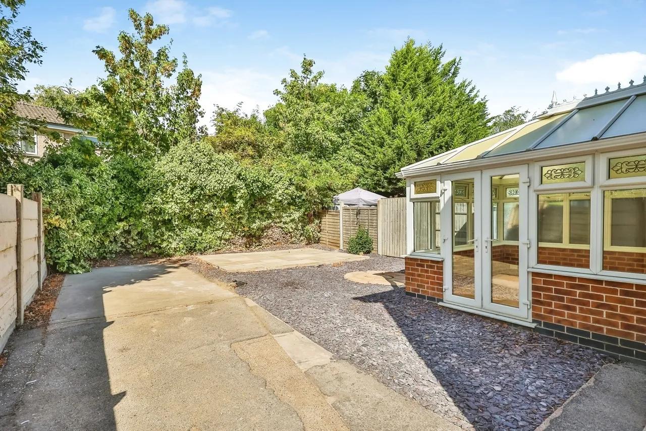 Farnborough Road, Clifton, Nottingham, NG11, photo 16