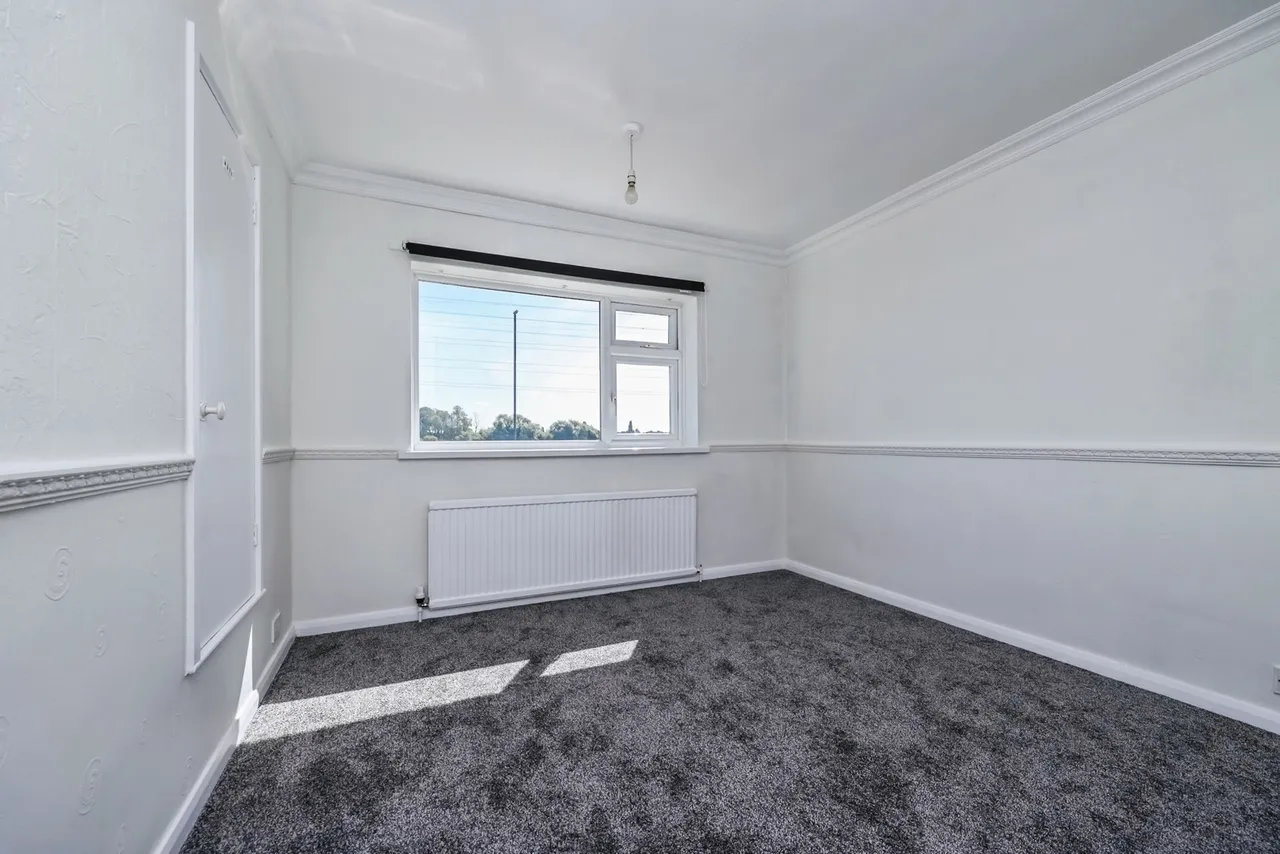 Farnborough Road, Clifton, Nottingham, NG11, photo 12