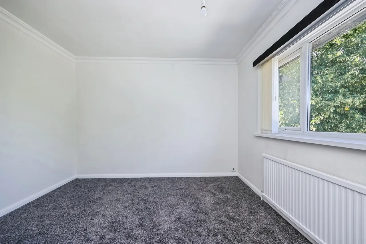 Farnborough Road, Clifton, Nottingham, NG11, photo 9