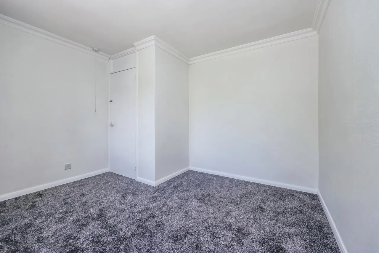 Farnborough Road, Clifton, Nottingham, NG11, photo 10