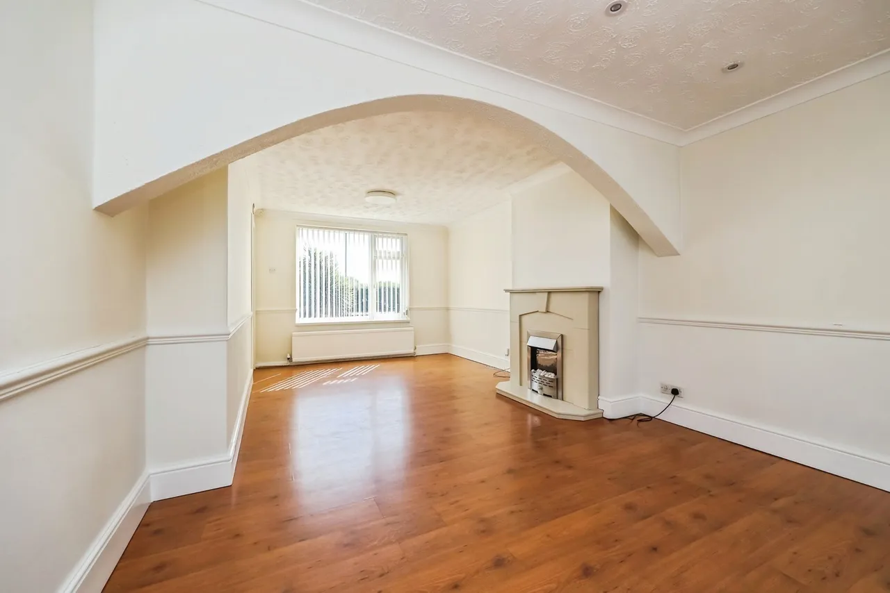 Farnborough Road, Clifton, Nottingham, NG11, photo 6