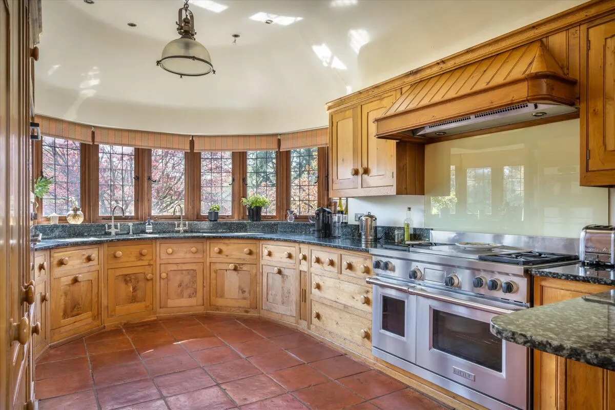 Sutton Place, Abinger Hammer, RH5, photo 4