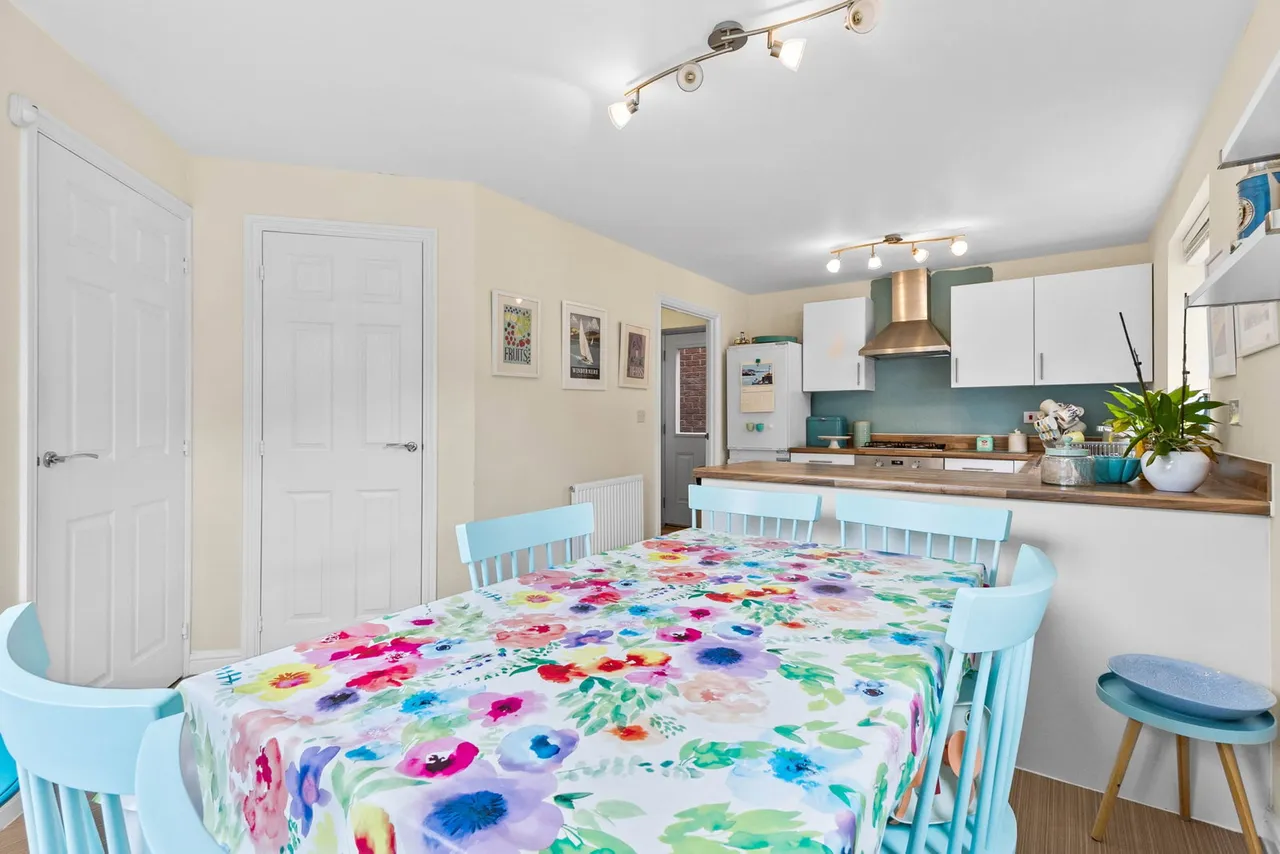 Lawefield Way, Wakefield, WF2 8FF, photo 5